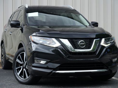 Used 2018 Nissan Rogue SL w/ Premium Package FWD image 2