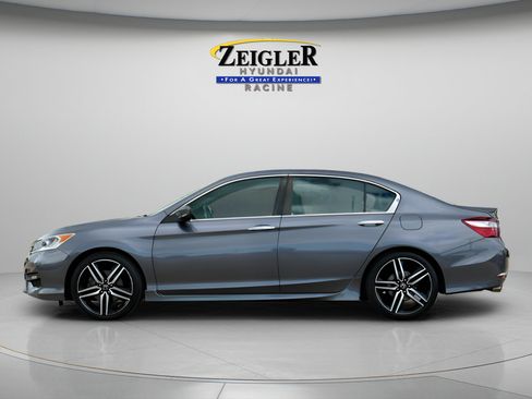 Used 2017 Honda Accord Sport image 4