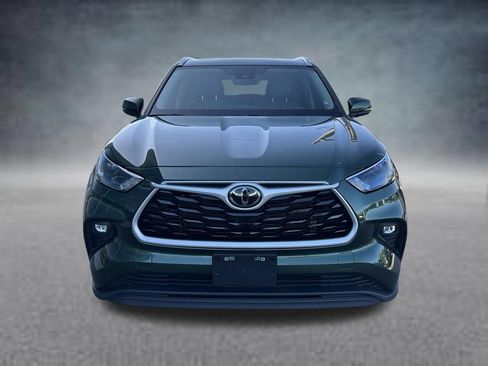 Used 2023 Toyota Highlander XLE FWD image 8