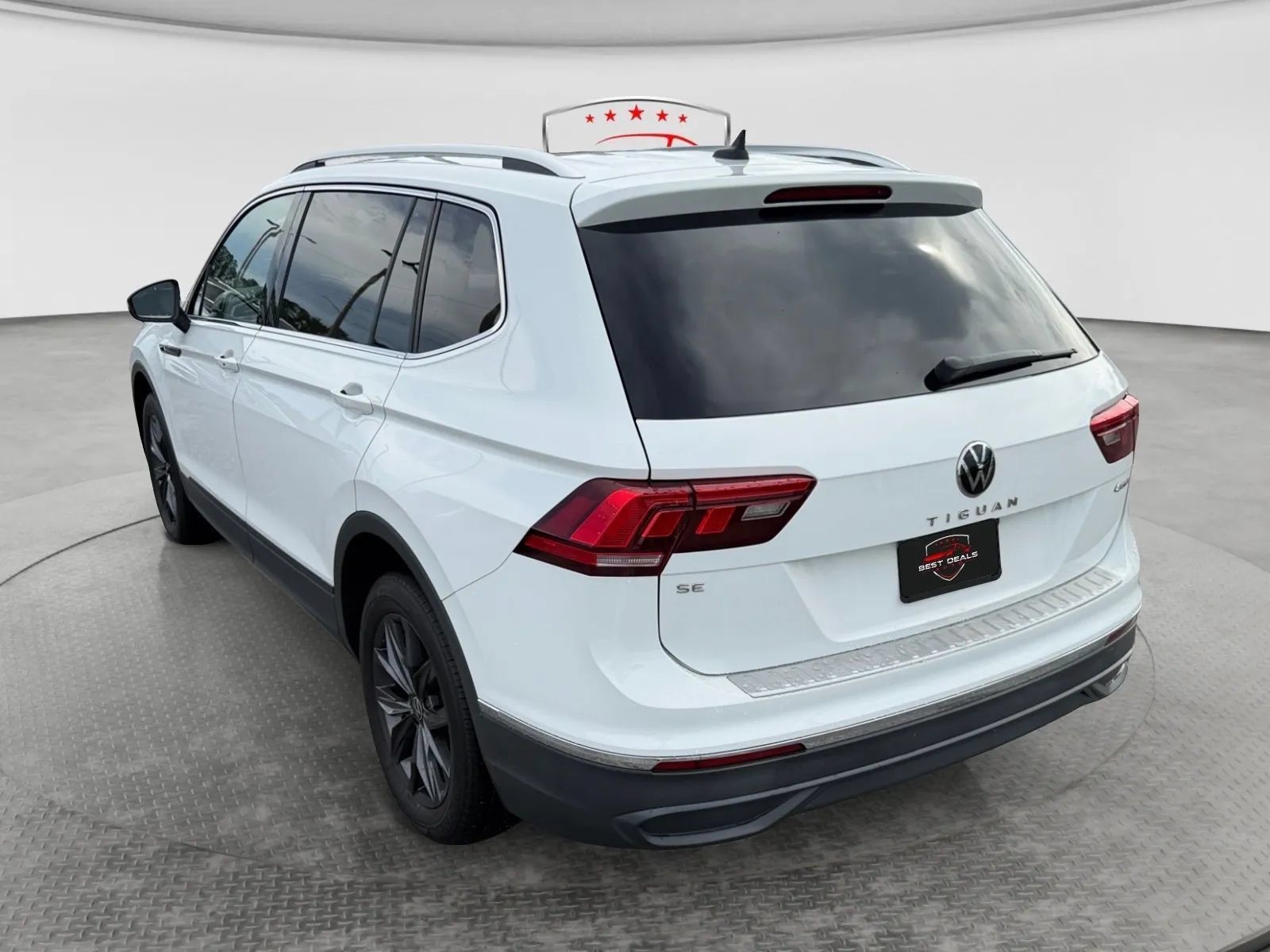 Used 2022 Volkswagen Tiguan SE AWD/4WD image 3