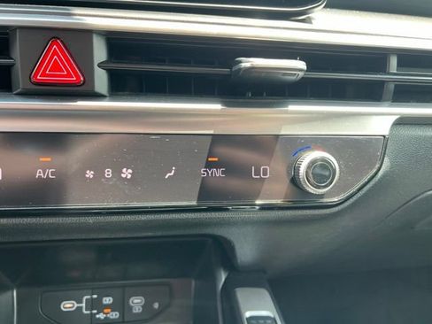 Certified 2024 Kia Sorento S w/ Panoramic Sunroof Package FWD image 25