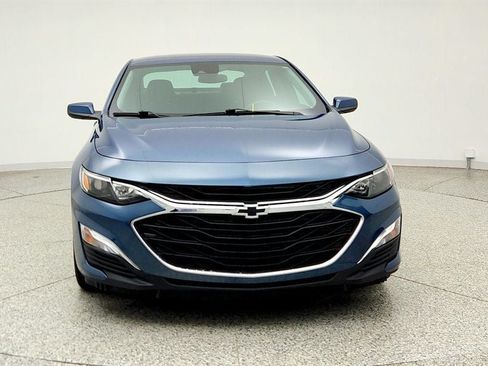 Used 2024 Chevrolet Malibu RS FWD image 2