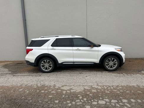 Used 2021 Ford Explorer Limited w/ Equipment Group 301A image 8