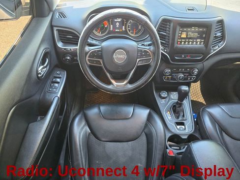 Used 2019 Jeep Cherokee Latitude Plus w/ Cold Weather Group AWD/4WD image 16
