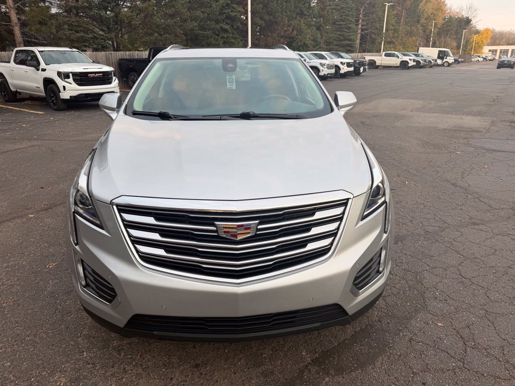 Used 2018 Cadillac XT5 Luxury w/ Driver Awareness Package FWD image 3