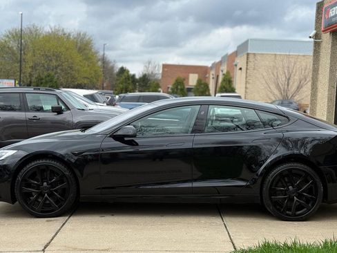 Used 2021 Tesla Model S Plaid image 4