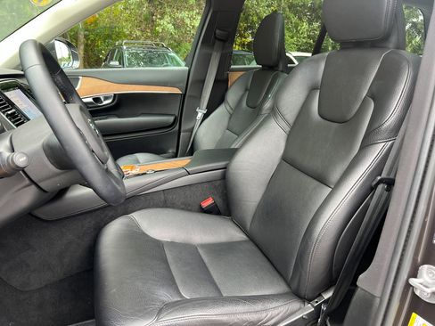 Used 2023 Volvo XC90 B6 Plus w/ Protection Package image 16