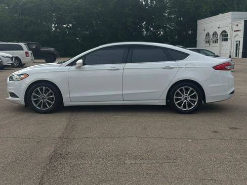 Used 2017 Ford Fusion SE FWD image 8