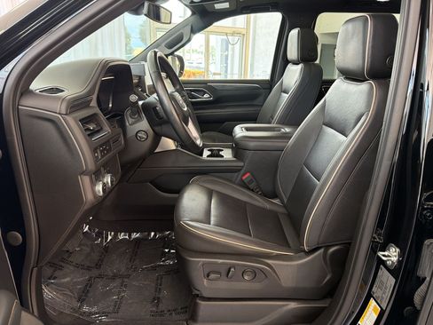 Used 2023 GMC Yukon XL SLT w/ SLT Premium Package RWD image 5