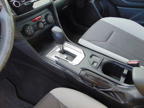 Used 2018 Subaru Crosstrek 2.0i AWD/4WD image 14