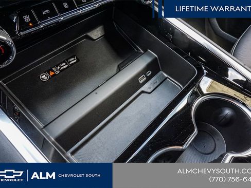 New 2025 Chevrolet Suburban Premier AWD/4WD image 46