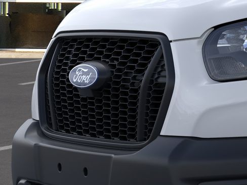 New 2026 Ford Transit 250 148 Medium Roof RWD image 17