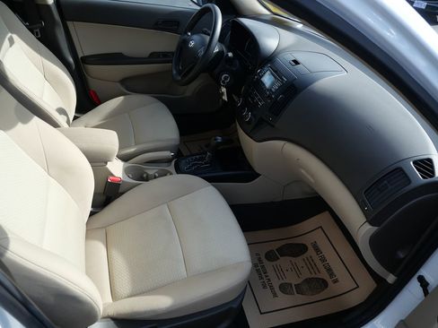 Used 2012 Hyundai Elantra GLS image 27