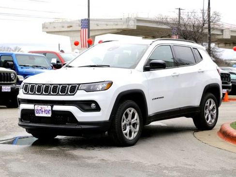 New 2026 Jeep Compass Latitude image 7