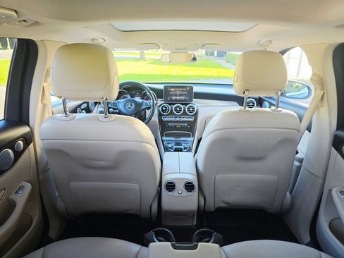 Used 2017 Mercedes-Benz GLC 300 4MATIC image 40