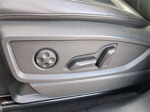 Used 2021 Audi Q5 e Premium Plus w/ Premium Plus Package image 19