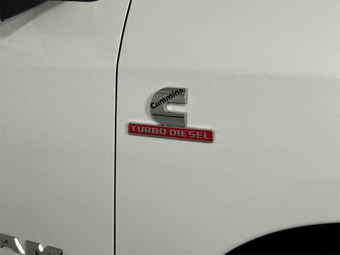 Used 2024 RAM 3500 Laramie image 10