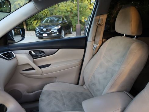Used 2014 Nissan Rogue SV image 14