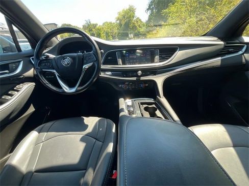 Used 2024 Buick Enclave Premium image 13