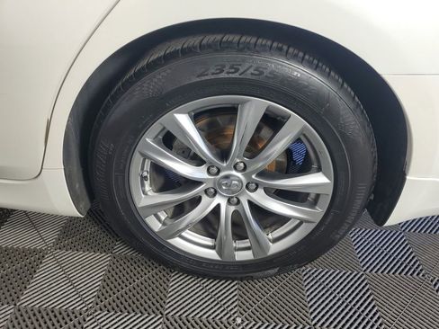 Used 2019 INFINITI Q70 Luxe w/ Proactive Package image 30