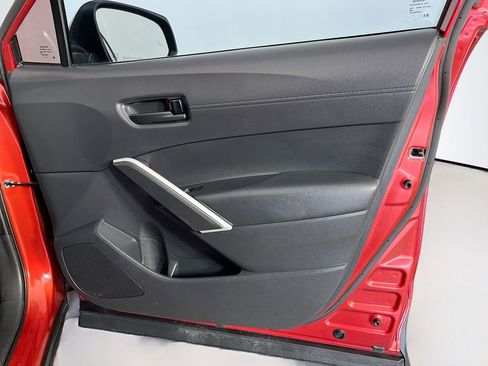 Used 2025 Toyota Corolla Cross LE w/ Moonroof Package FWD image 33
