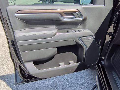 Used 2024 Chevrolet Silverado 1500 LT Trail Boss w/ Convenience Package II AWD/4WD image 10