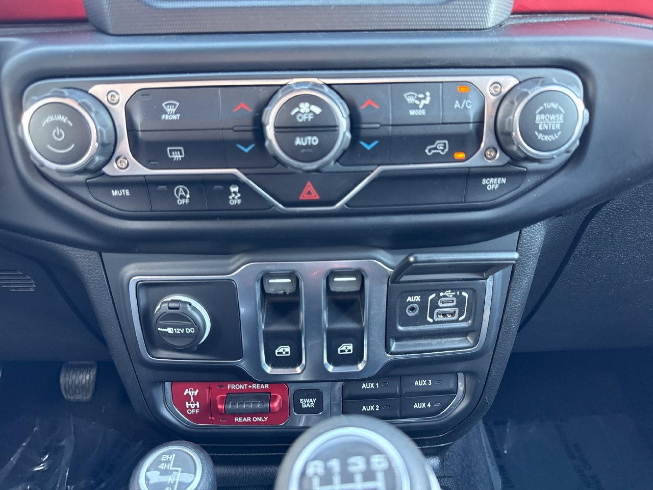 Used 2020 Jeep Wrangler Rubicon w/ Steel Bumper Group AWD/4WD image 16