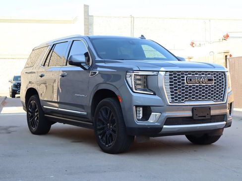 Used 2021 GMC Yukon Denali w/ Denali Ultimate Package AWD/4WD image 2