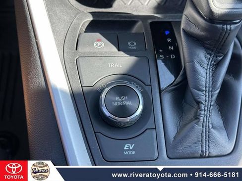 Used 2021 Toyota RAV4 XLE w/ Convenience Package AWD/4WD image 30