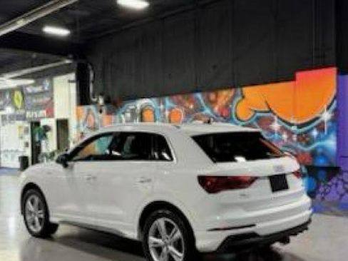 Used 2023 Audi Q3 2.0T Premium w/ Convenience Package AWD/4WD image 3