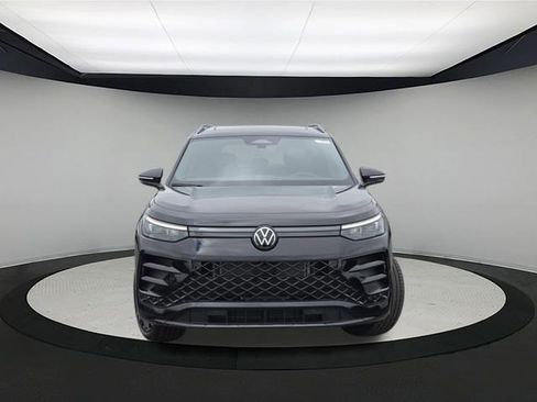 New 2026 Volkswagen Tiguan SE R-Line AWD/4WD image 2