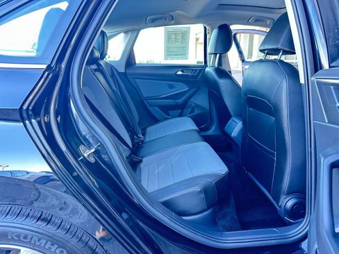 Used 2025 Volkswagen Jetta SE image 25
