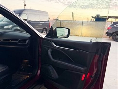 Used 2017 Maserati Levante S image 51