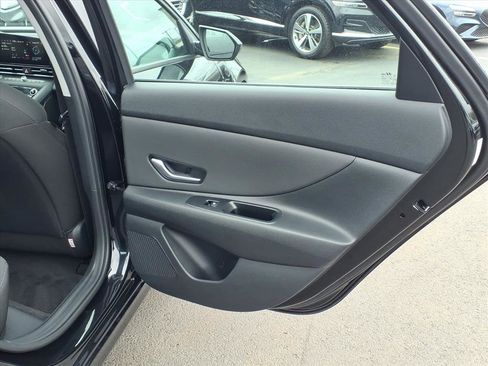 Certified 2023 Hyundai Elantra SEL w/ Convenience Package FWD image 11