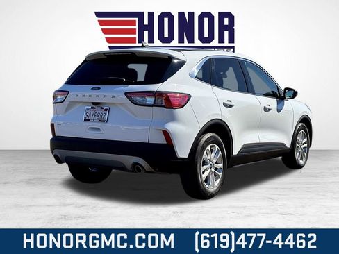 Used 2022 Ford Escape SE image 3