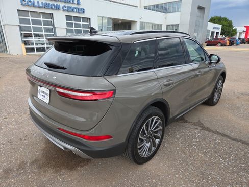 Used 2025 Lincoln Corsair Reserve w/ Equipment Group 202A AWD/4WD image 17