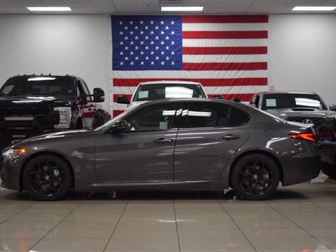 Used 2021 Alfa Romeo Giulia Sprint w/ Nero Edizione image 10