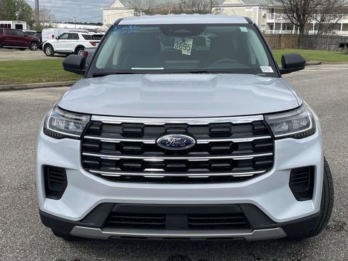 New 2026 Ford Explorer Active RWD image 8