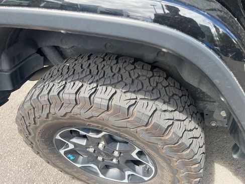 Used 2023 Jeep Wrangler Unlimited Rubicon 4xe w/ Cold Weather Group AWD/4WD image 8
