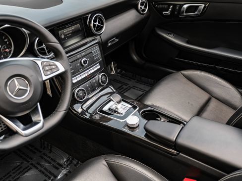 Used 2017 Mercedes-Benz SLC 300 image 21