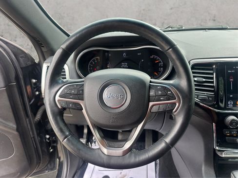 Used 2019 Jeep Grand Cherokee Altitude AWD/4WD image 27