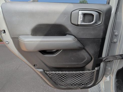 Used 2021 Jeep Wrangler Unlimited Sahara AWD/4WD image 23