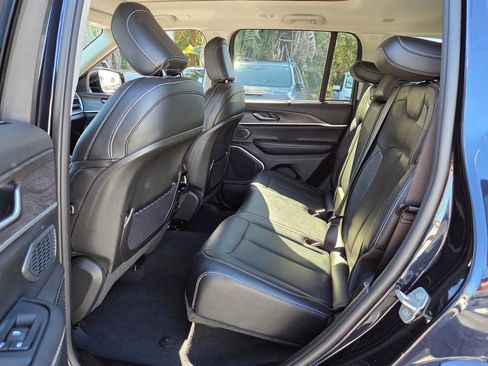 Used 2023 Jeep Grand Cherokee 4WD 4xe w/ Luxury Tech Group II image 11