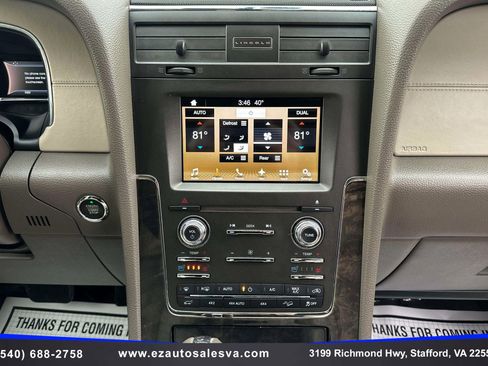 Used 2017 Lincoln Navigator Select image 23