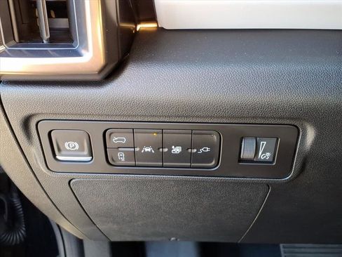 Used 2025 GMC Hummer EV 2X image 12