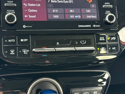 Used 2020 Toyota Prius Prime LE image 24