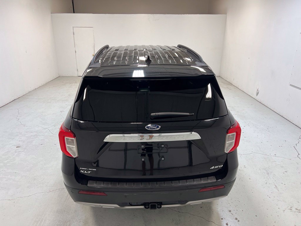 Used 2023 Ford Explorer XLT w/ Equipment Group 202A AWD/4WD image 3