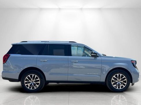 Used 2025 Ford Expedition Platinum AWD/4WD image 3