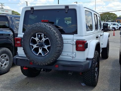 Used 2019 Jeep Wrangler Unlimited Rubicon AWD/4WD image 3