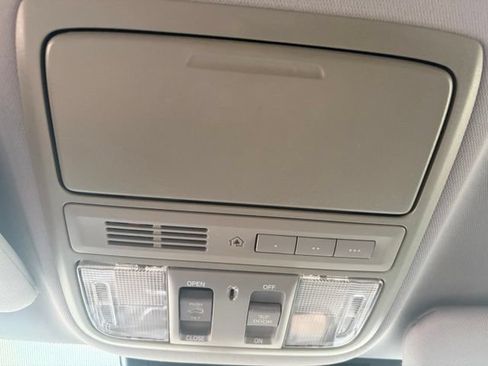 Used 2017 Honda CR-V EX-L image 11